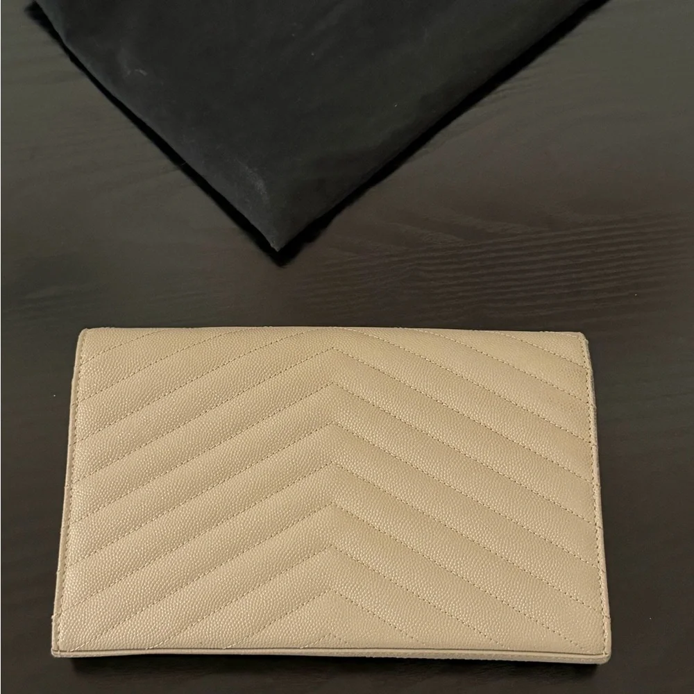 Saint Laurent Tan Quilted Wallet on chain - Picture 3 of 10